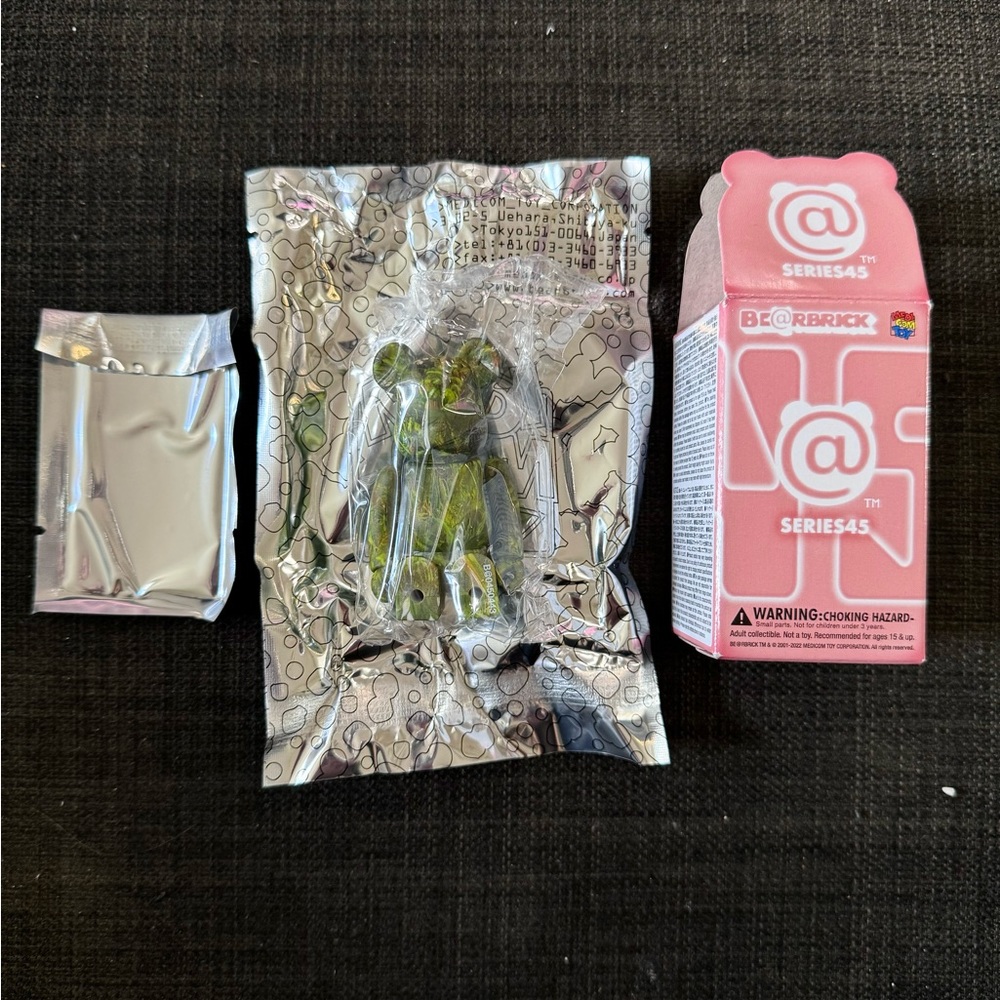 Bearbrick Series 45 Pattern Jungle - 100% Be@rbrick - Box & Unopened Card